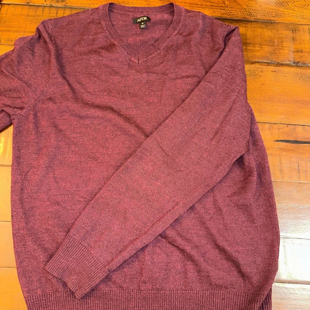 Men’s Apt. 9 Sweater size M color Burgundy
